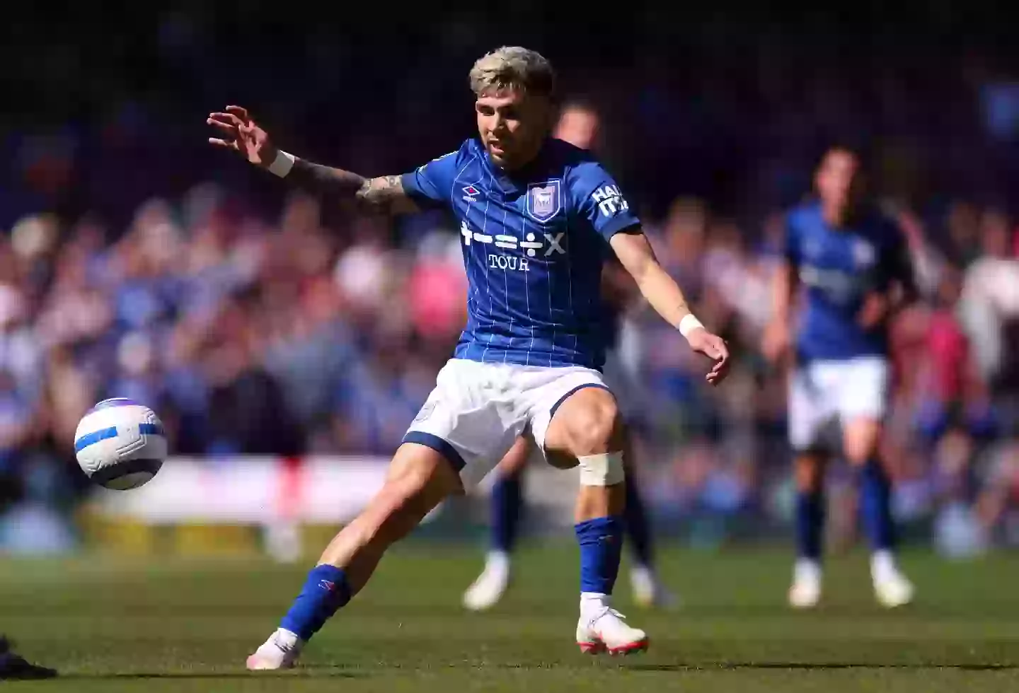 GettyImages-2214407186 Julio Enciso Move Sparks Fan Backlash After Transfer Exit from Brighton