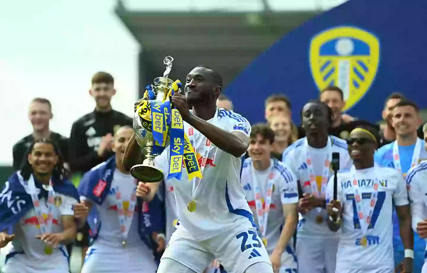 GettyImages-2213238373 FANS REACTS AS LEEDS UNITED RELEASES ELEVEN PLAYERS IN A BRUTAL SUMMER OVERHAUL AS CLUB PREPARES FOR LIFE IN THE PREMIER LEAGUE