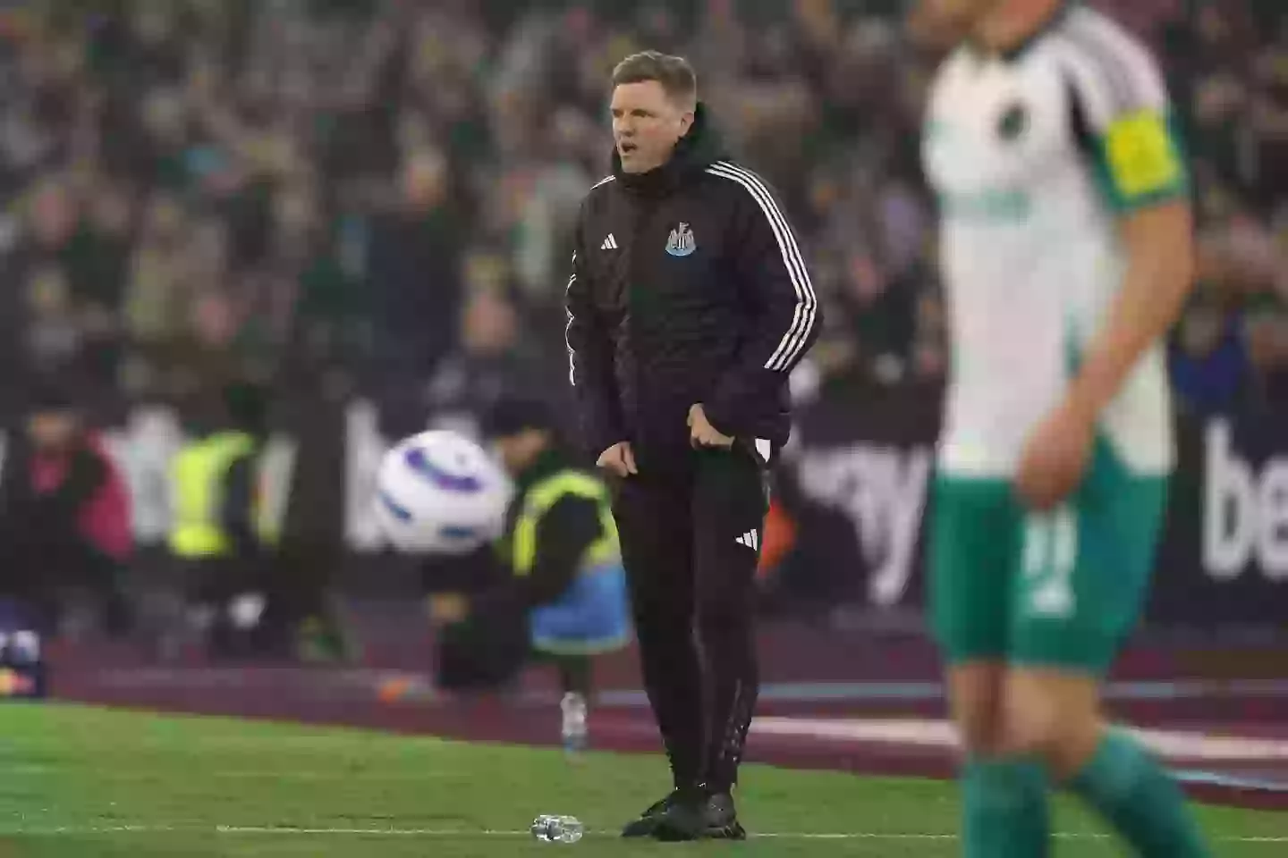 GettyImages-2203847515 Eddie Howe brutally 'told' he could be 'sacked' by Newcastle even if he wins the Carabao Cup