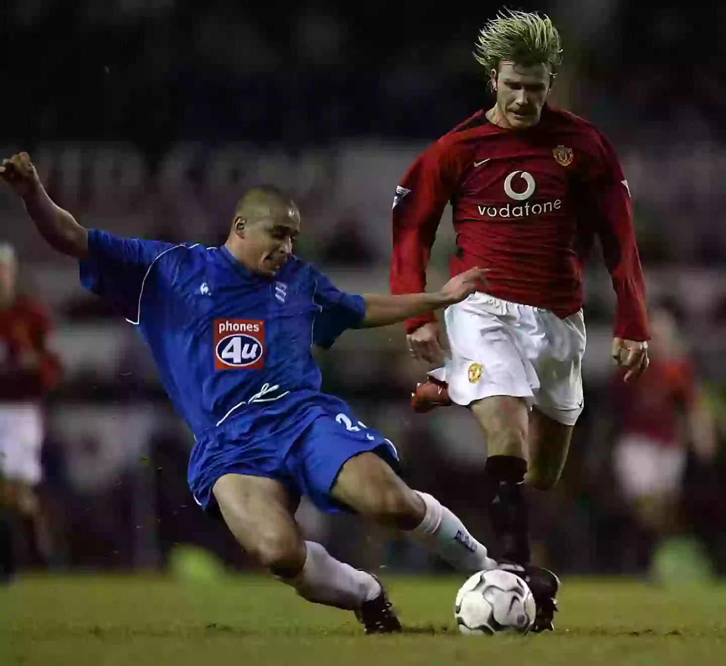 Curtis Woodhouse in action against David Beckham of Manchester United (Credit:Getty)