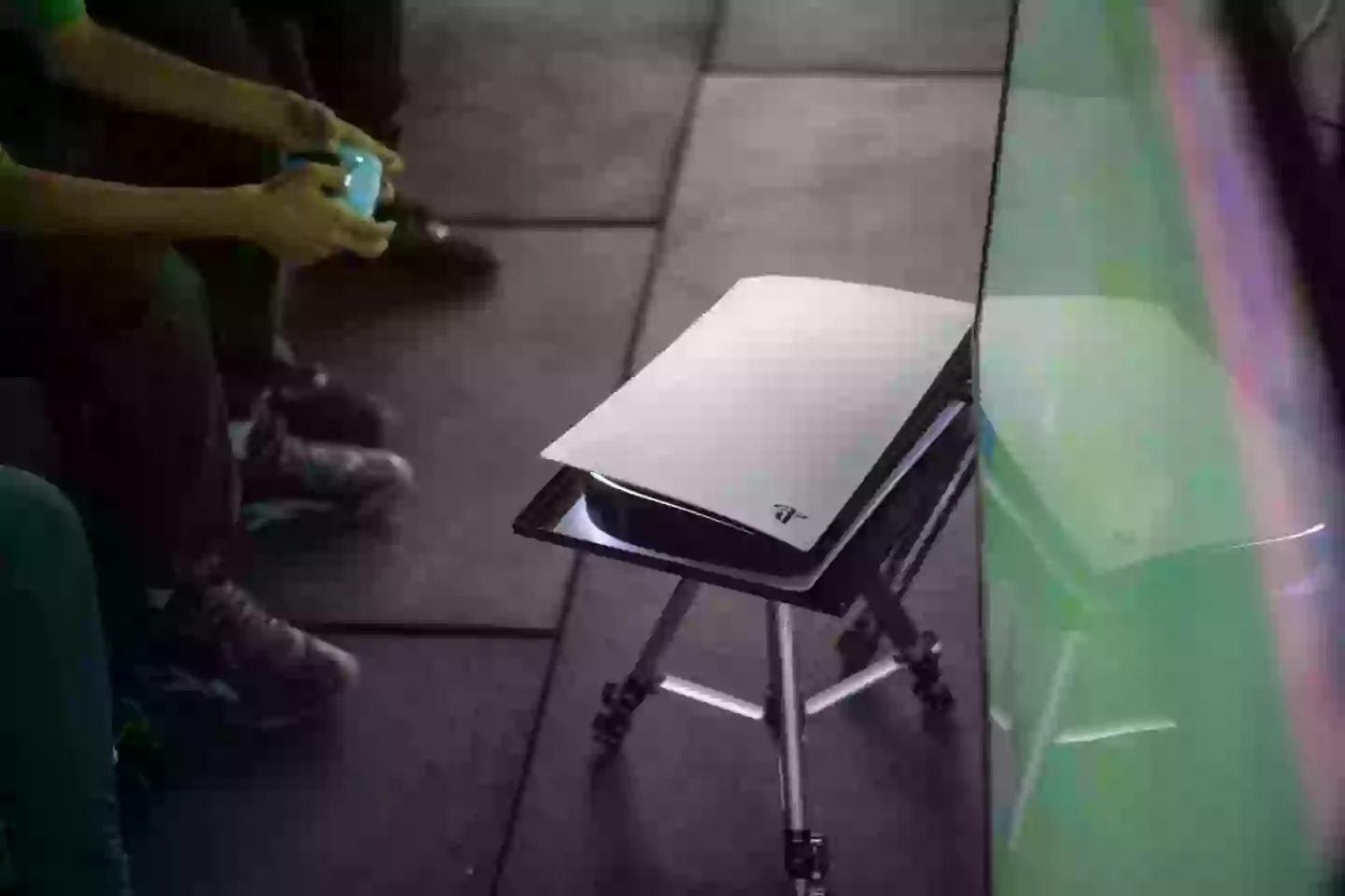 Looks like you're fine positioning your PlayStation however you like.