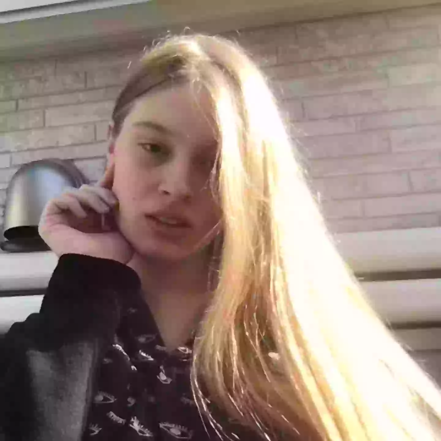 Vivian Wilson opened up about her family (Instagram/@vivllainous)