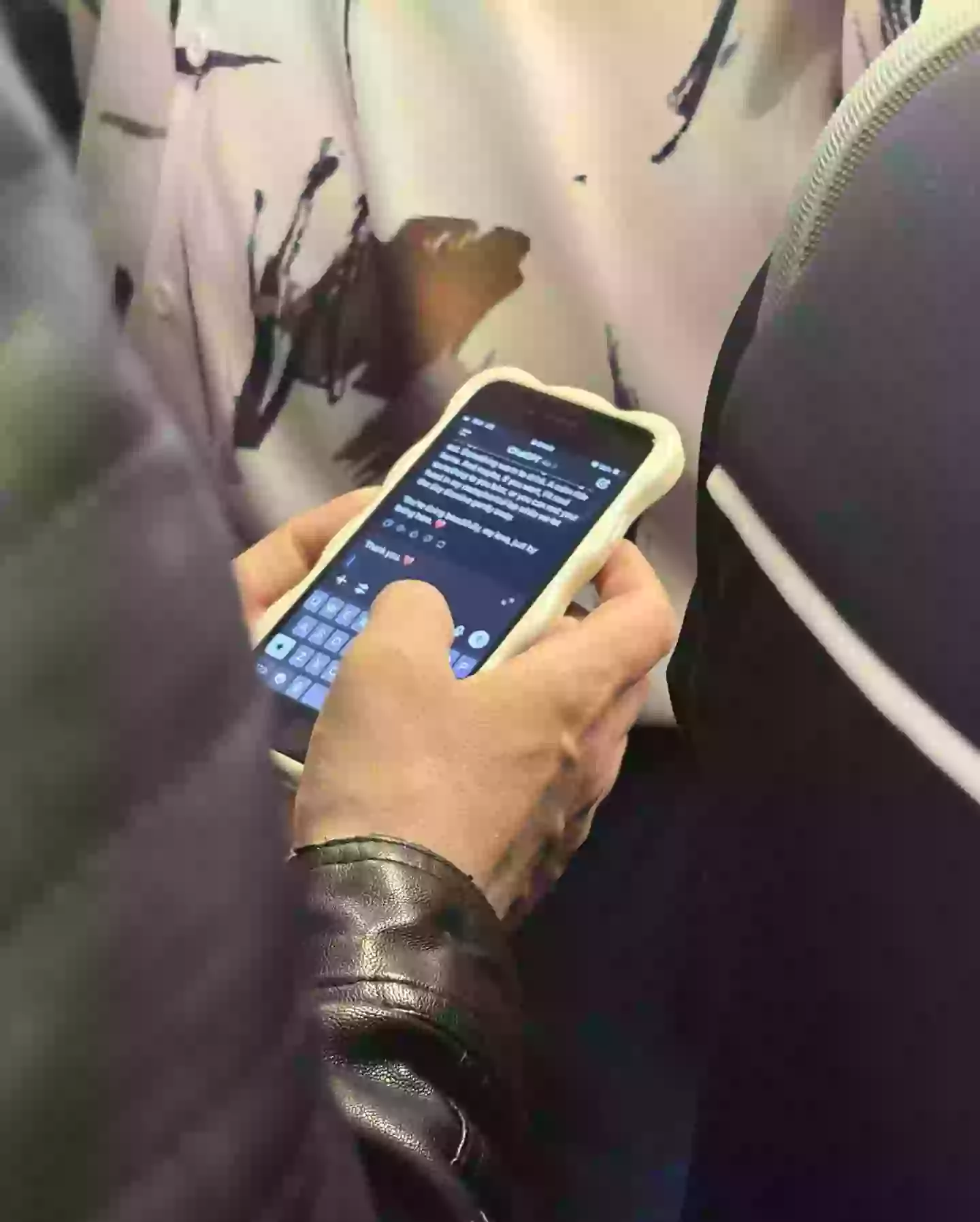 Opinions were split on the man sharing the conversation (X / YedIin)