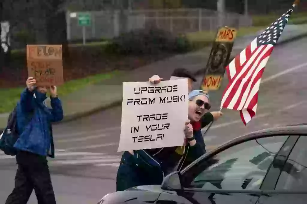 There's a continued backlash to Musk and his new position in the government (David Ryder / Stringer / Getty)