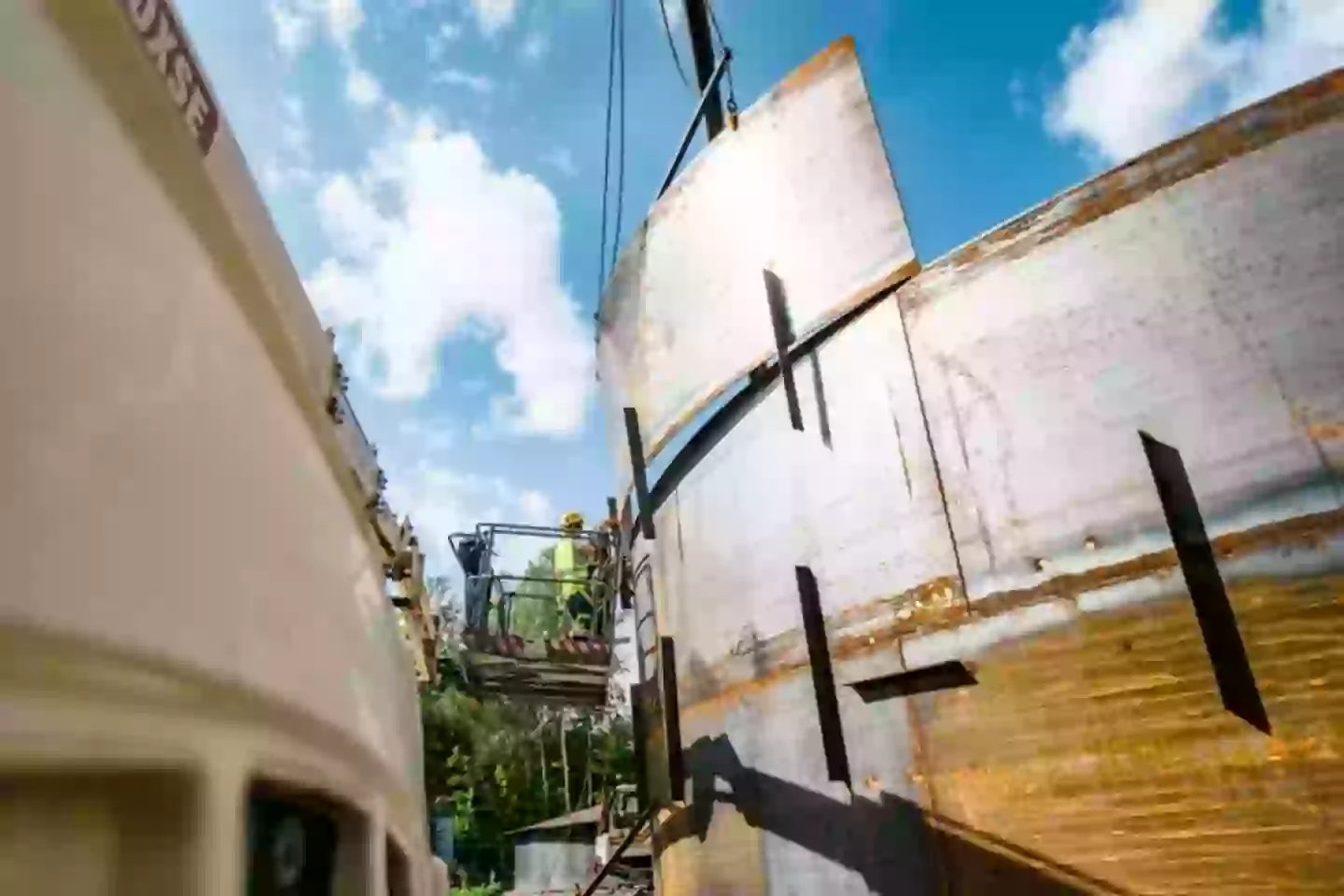 The sand battery harnesses excess energy from renewable sources to heat sand, which is then released as hot air (Polar Night Energy)