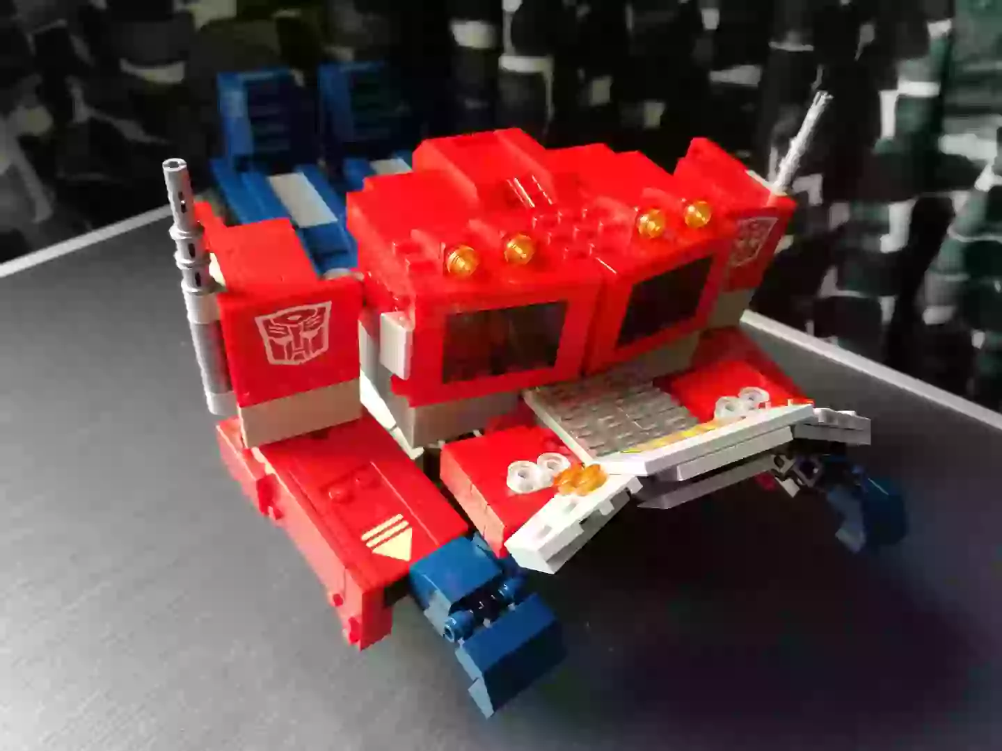 Once you’ve got Prime’s legs in place, the rest just folds in