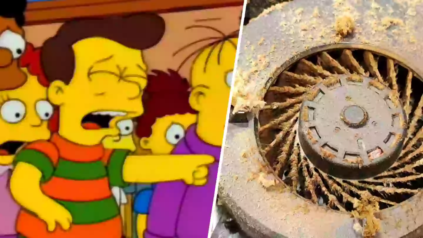 Gamer shares disgusting PlayStation 4 after years of smoking damage