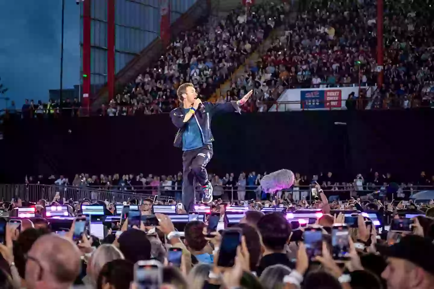 Tickets are still available for tonight's show (Getty/Andrew Benge)