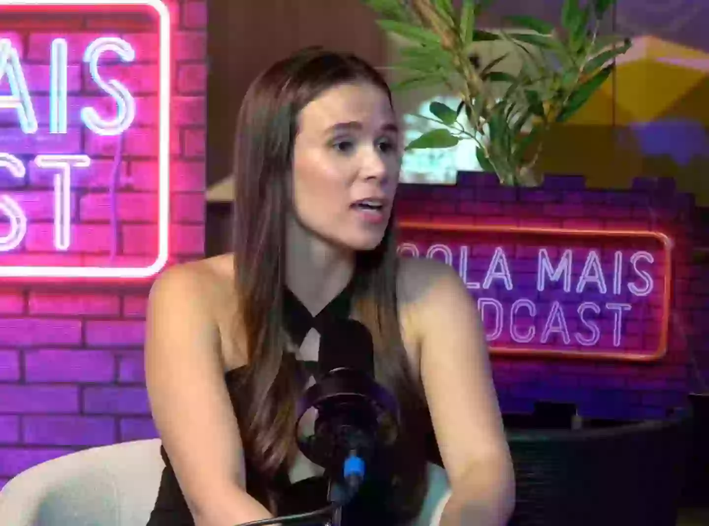 The 29-year-old has now given her side of the story (YouTube/Cola Mais Podcast)