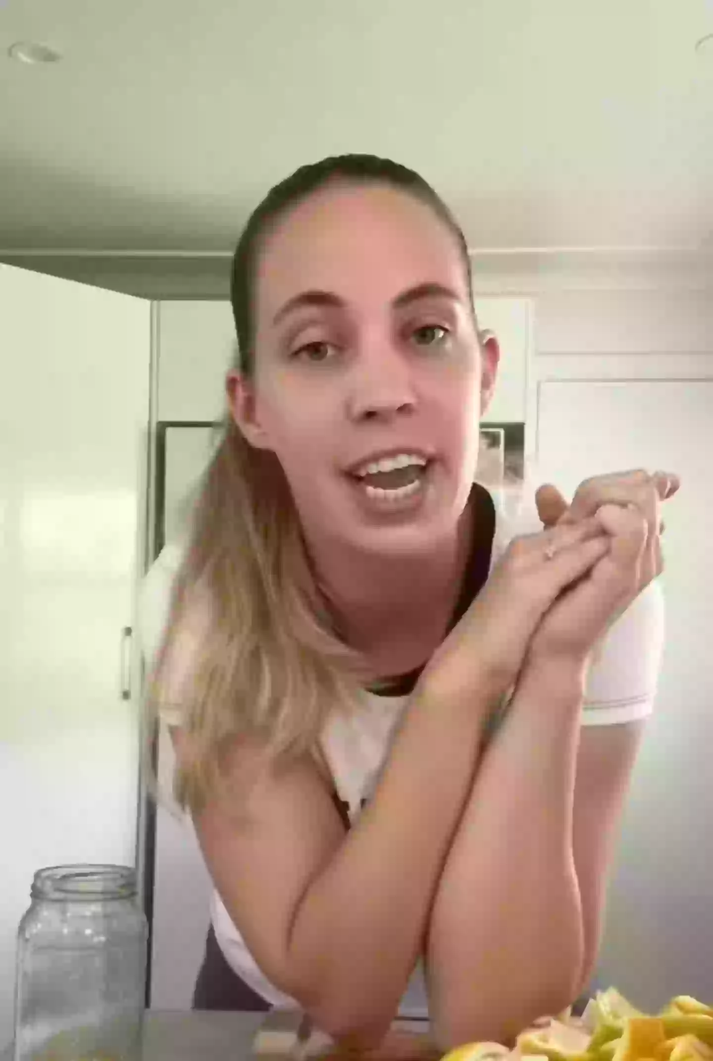 Tess revealed what symptoms she experienced before her bowel cancer diagnosis (TikTok/@thegreenthumbmum)