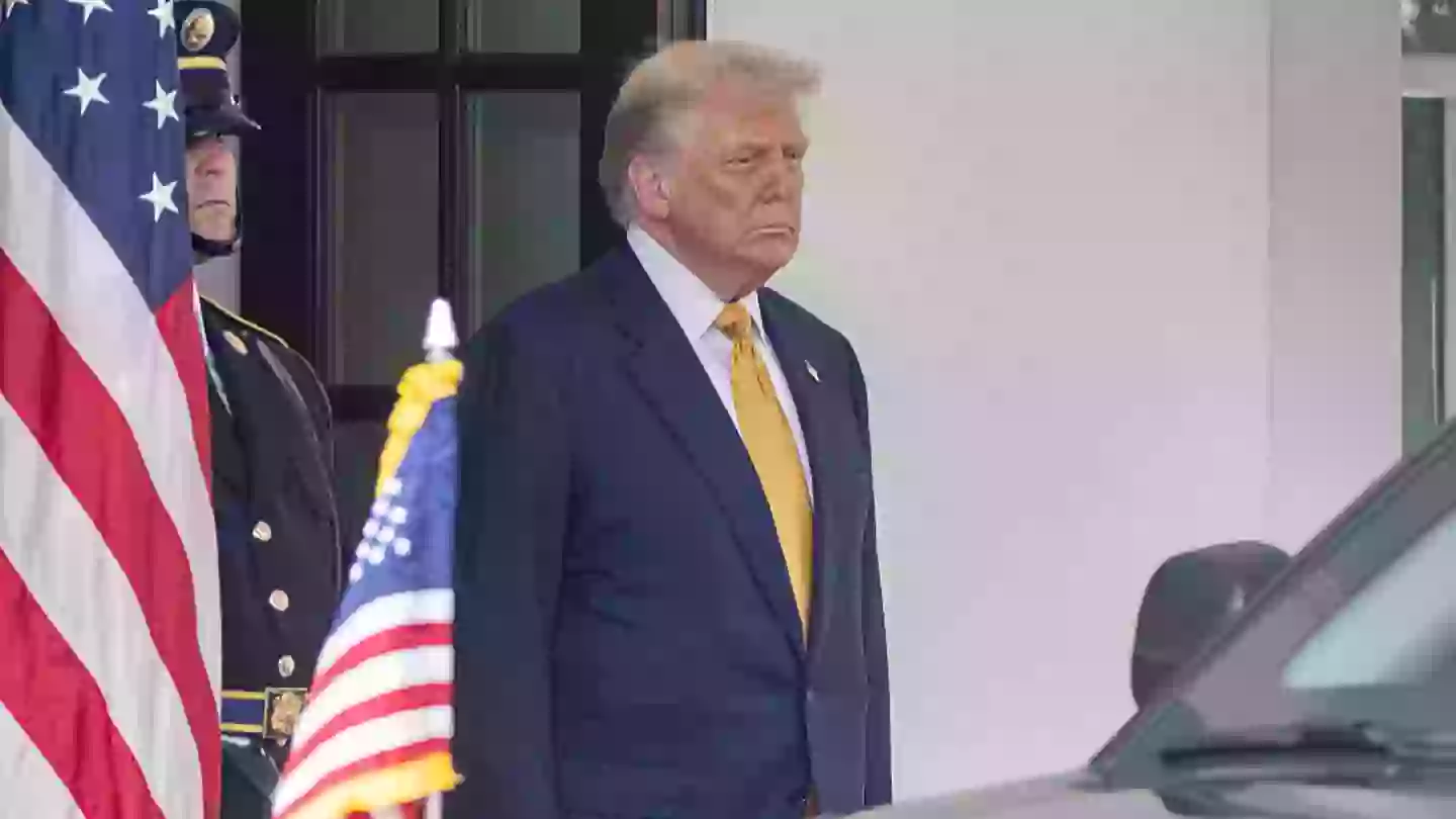 New mystery markings appear on Trump's hand reigniting major health concerns