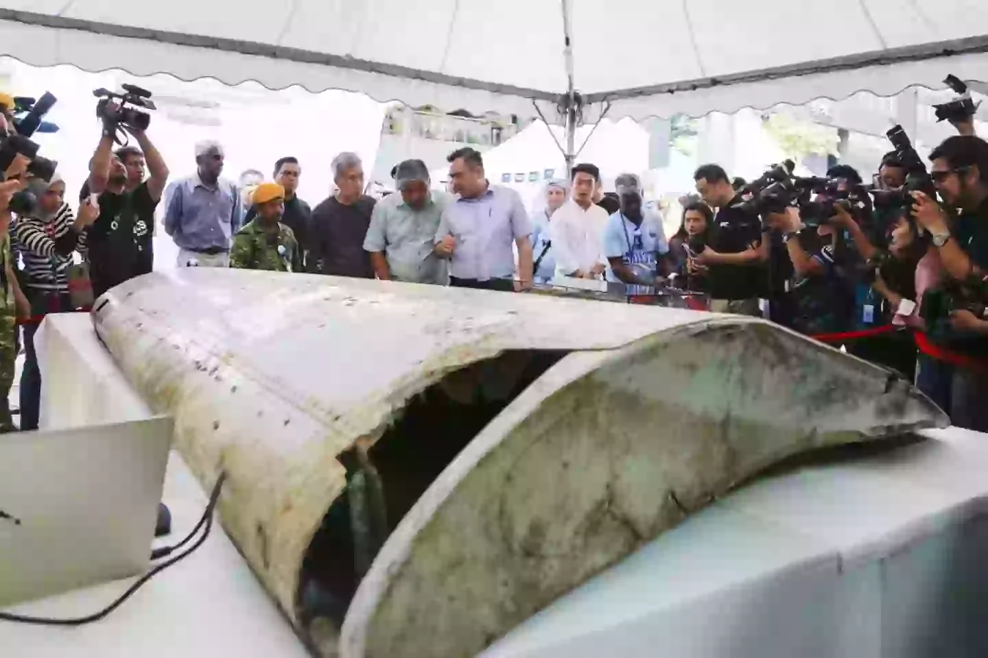 Debris identified as MH370 have since washed up in the ocean. (Adli Ghazali/Anadolu Agency/Getty Images)