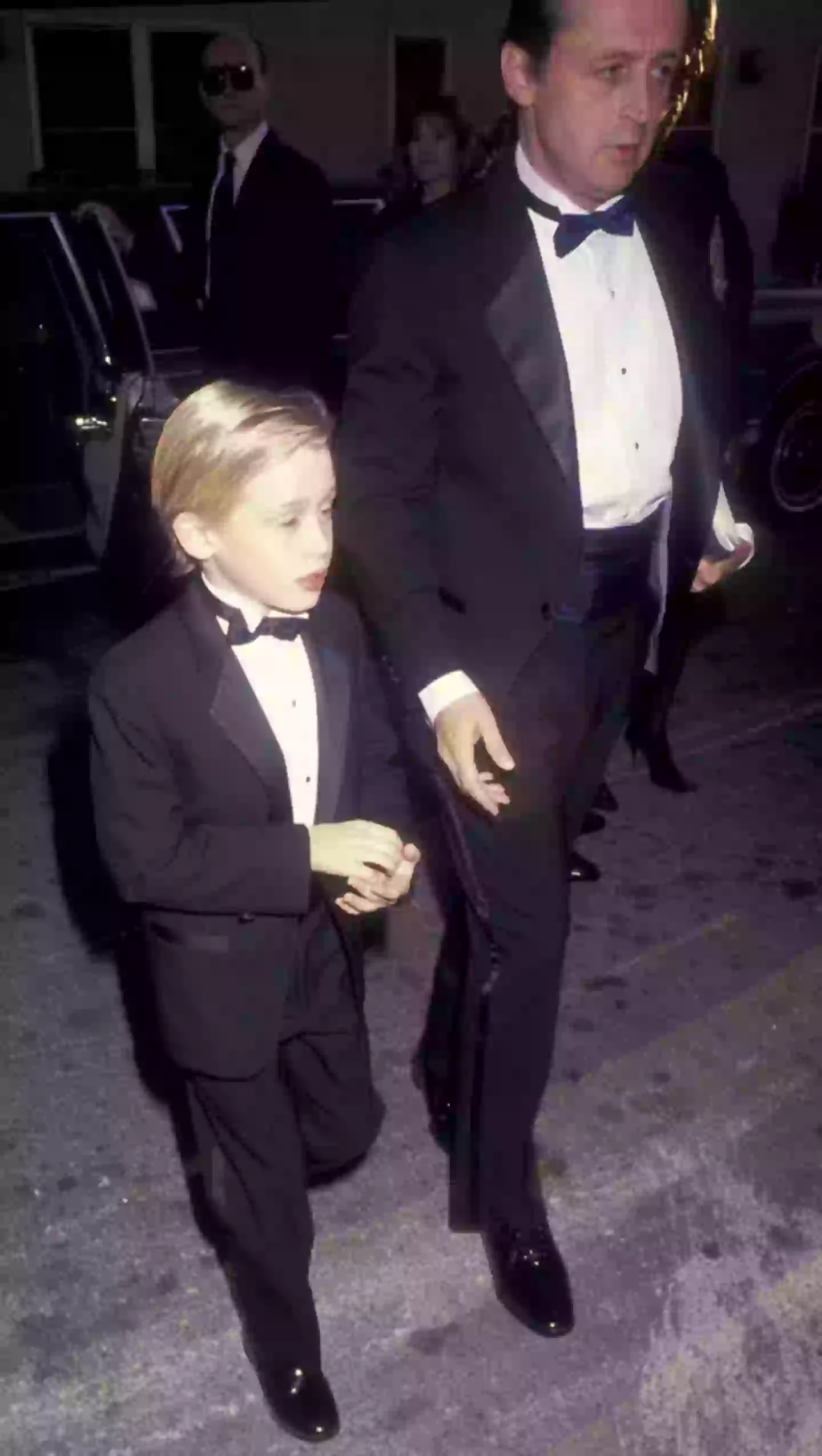 Macaulay Culkin with his father, Kit Culkin, in 1993 (Ron Galella, Ltd./Ron Galella Collection via Getty Images)