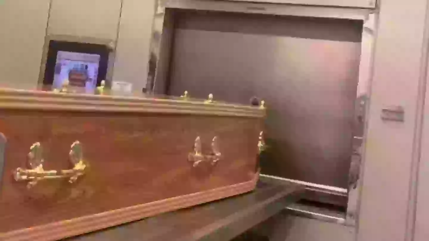 People had plenty of questions about the cremation process (TikTok/@otterfunerals)