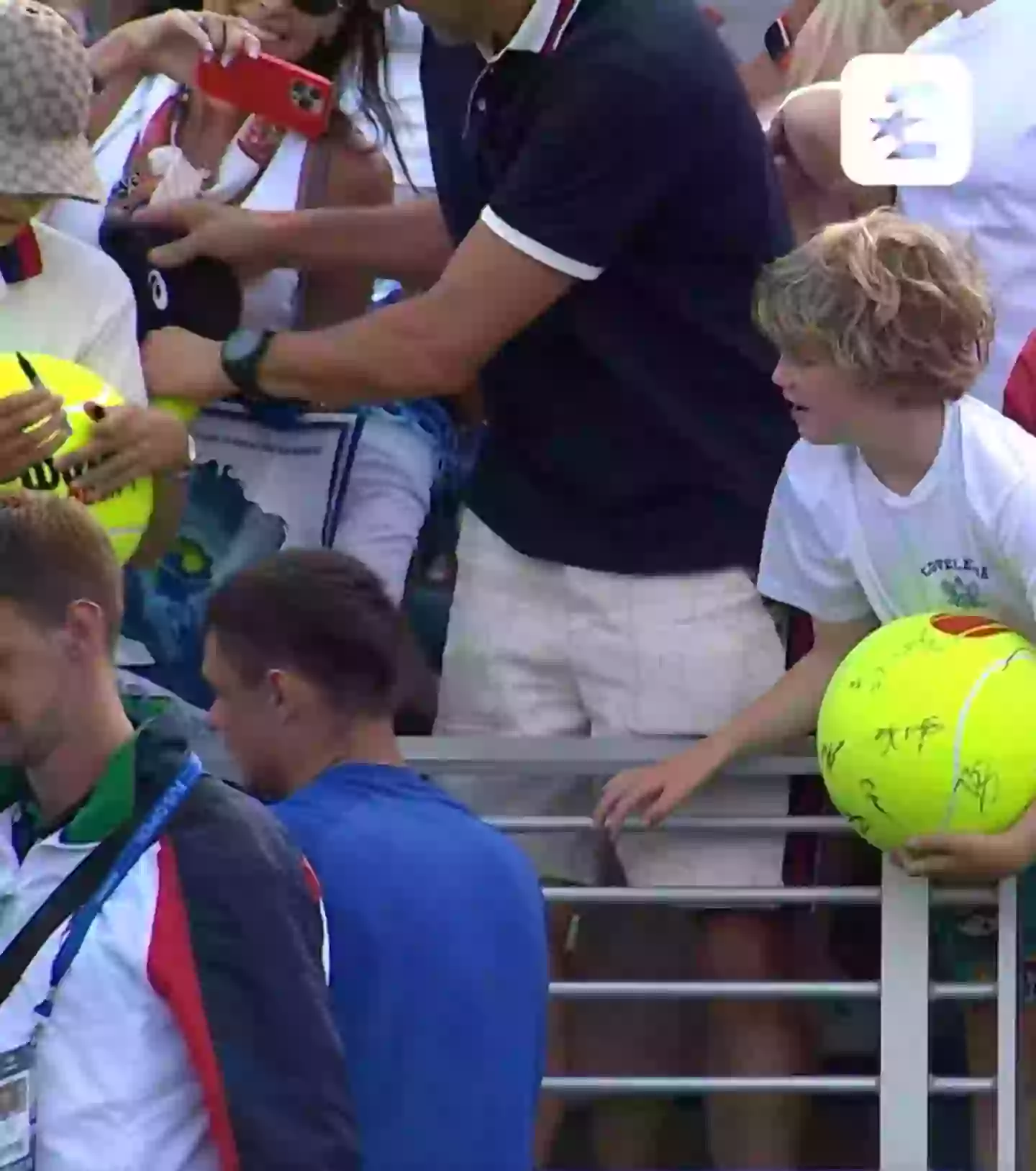 Viewers couldn't believe their eyes after seeing the clip (X/@Eurosport)
