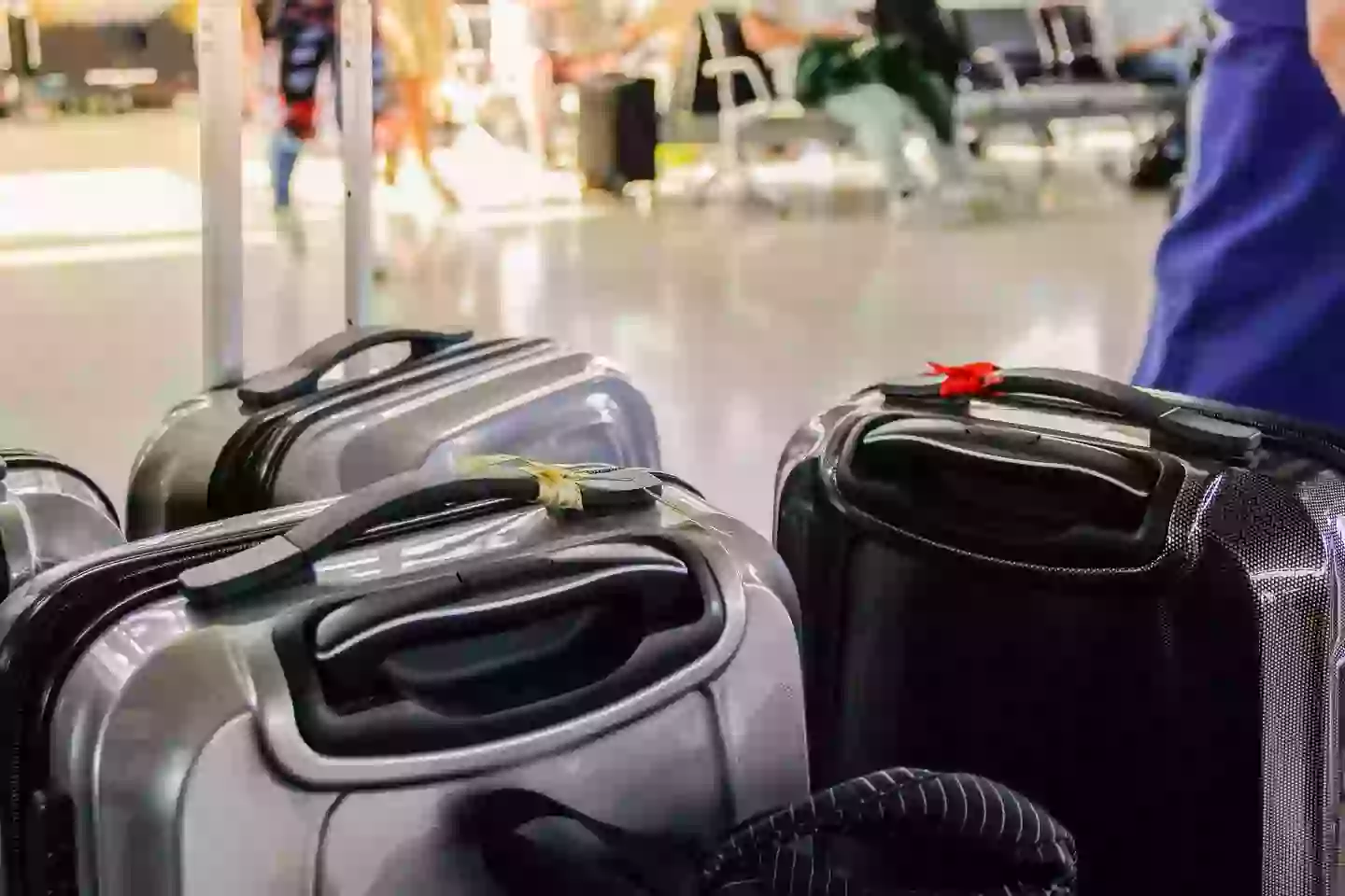 Woman left 'not knowing what to think' after buying lost luggage for £80 and looking inside 1 Don't lose your bag! (Getty Stock Images)