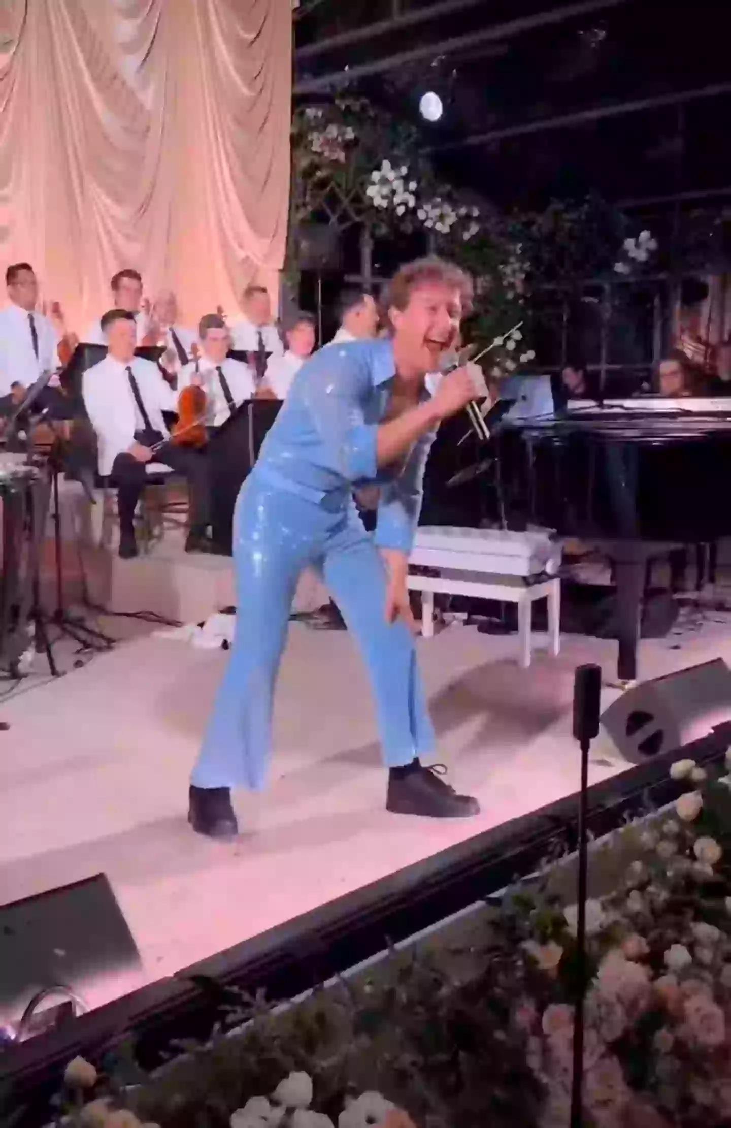 People can't believe footage showing Mark Zuckerberg singing in a blue jumpsuit 'is not AI' 1 People can't believe the clip of Zuckerberg is actually real (Instagram/@zuck)