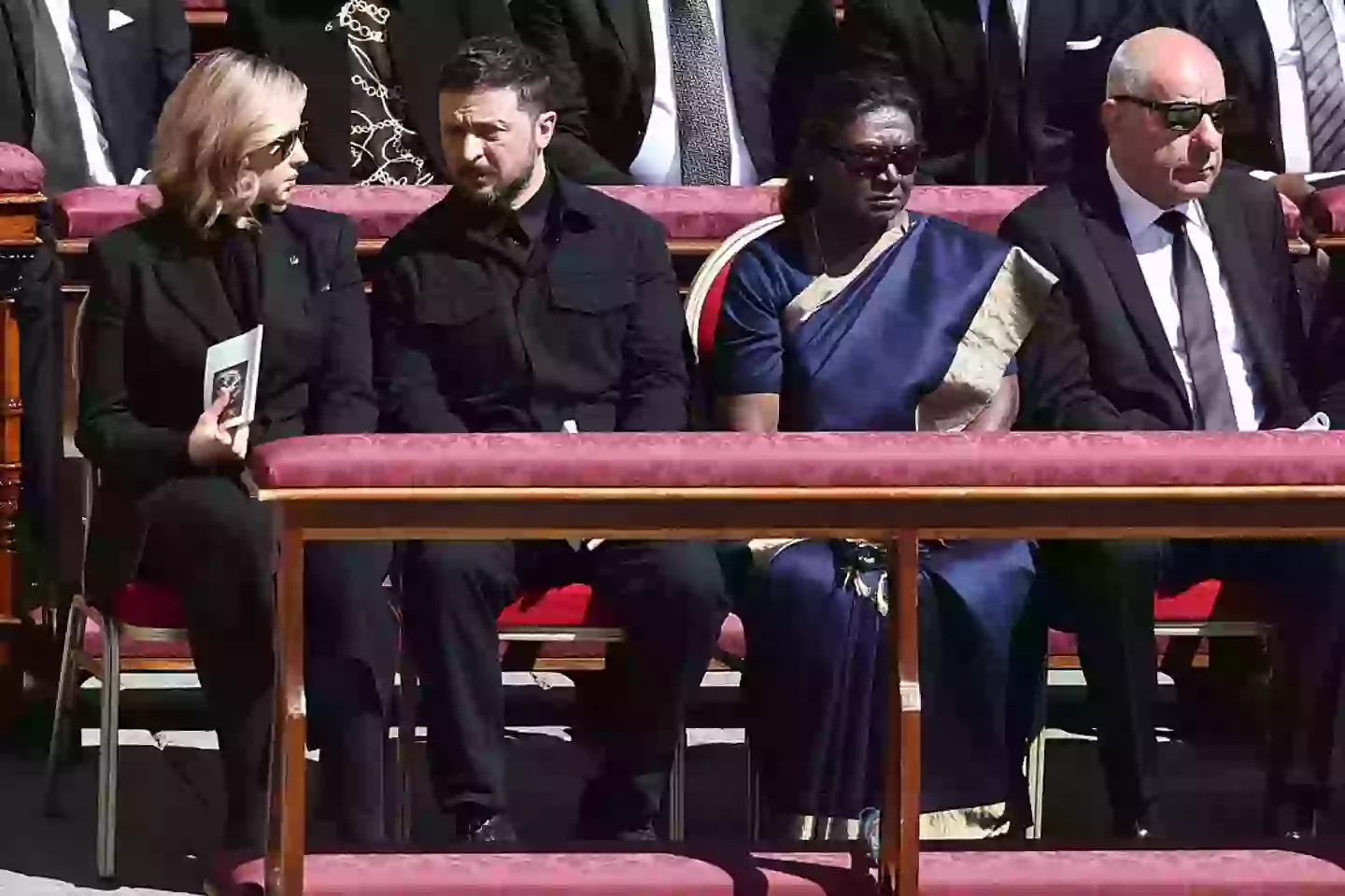 Droupadi Murmu next to Volodymyr Zelenskyy (Jakub Porzycki/NurPhoto via Getty Images)