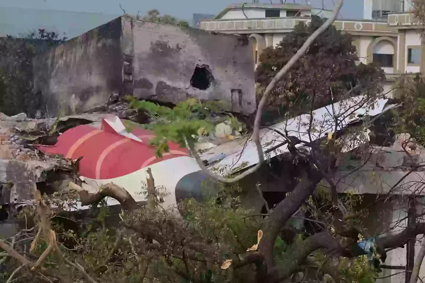 260 died as a result of the Air India crash (DIBYANGSHU SARKAR/AFP via Getty Images)