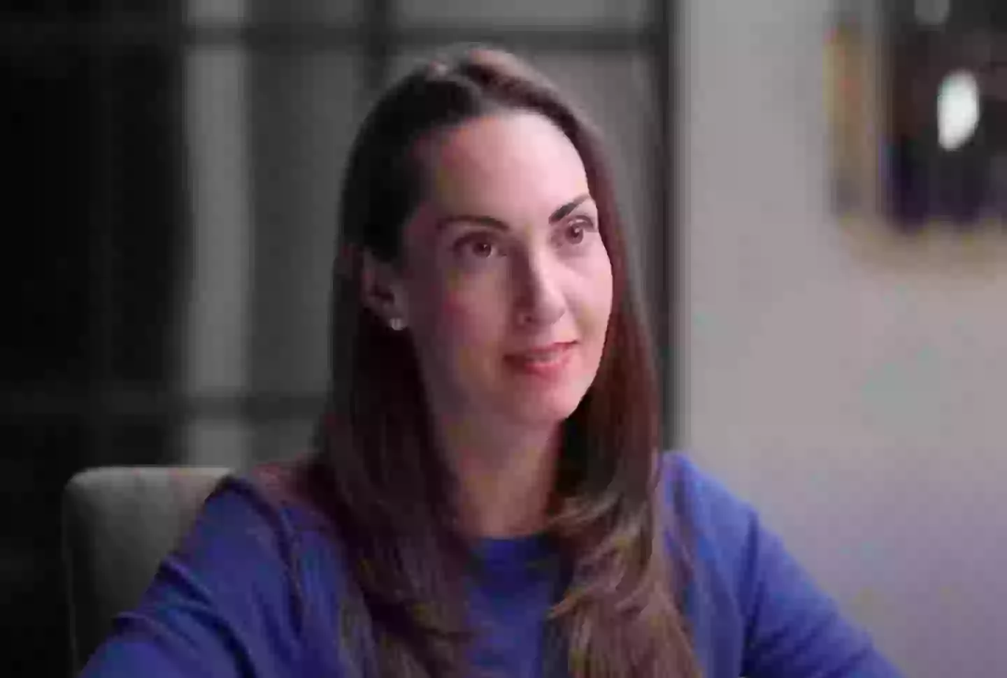 Body language expert and author Vanessa Van Edwards shared the three giveaways that someone is lying (YouTube/Diary of a CEO)