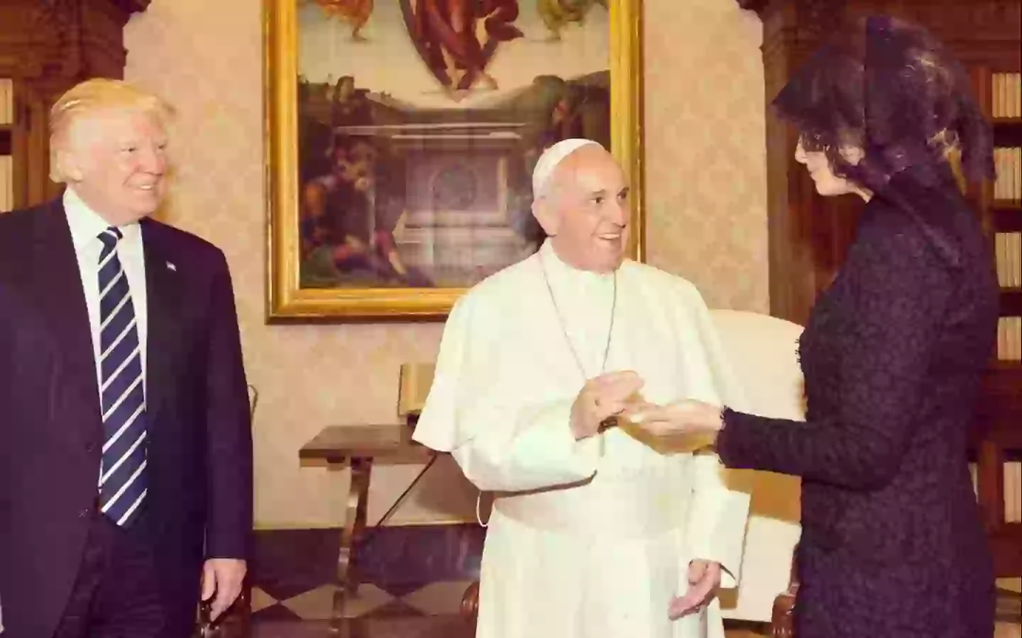 The couple pictured with the late pontiff in 2017 (X/@FLOTUS45)