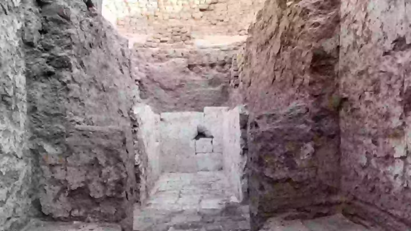 Ancient Egypt archaeologists stumped after discovering 3,600 year old royal tomb of unknown king