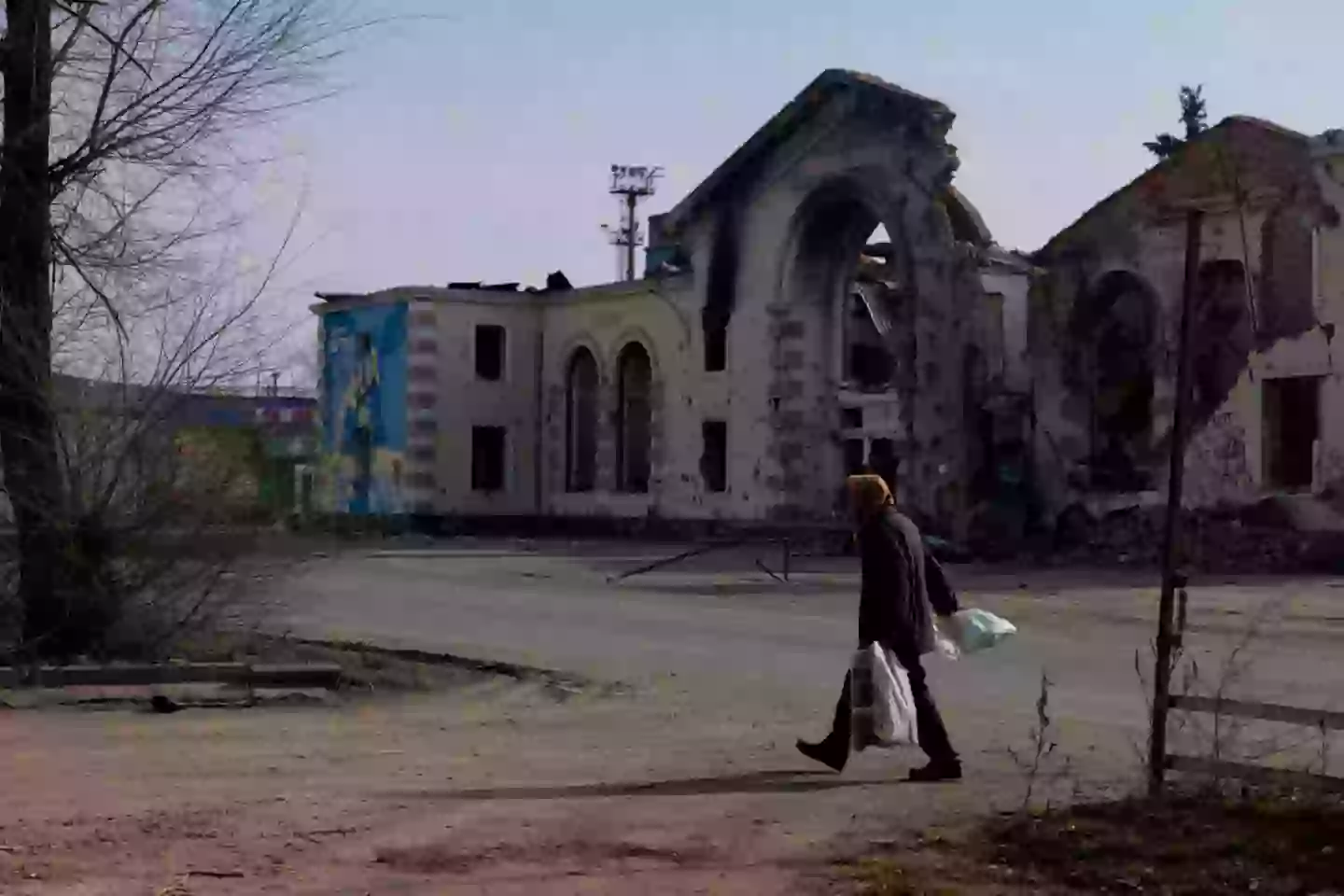 Russia continues to attack the Eastern regions of Ukraine (TETIANA DZHAFAROVA/AFP via Getty Images)