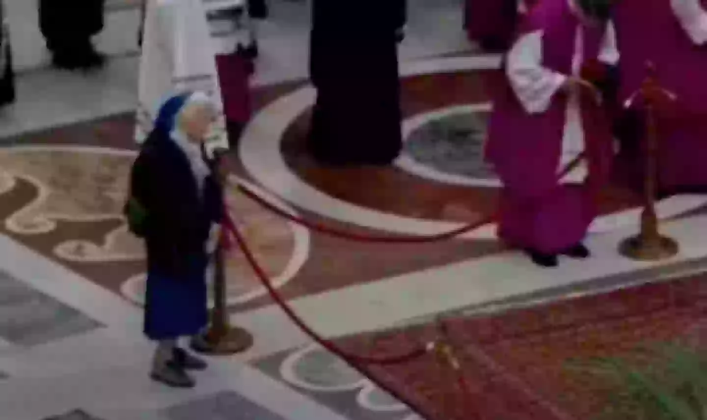 The heartbreaking images of the nun by her friend's coffin is heartbreaking (Vatican Media)