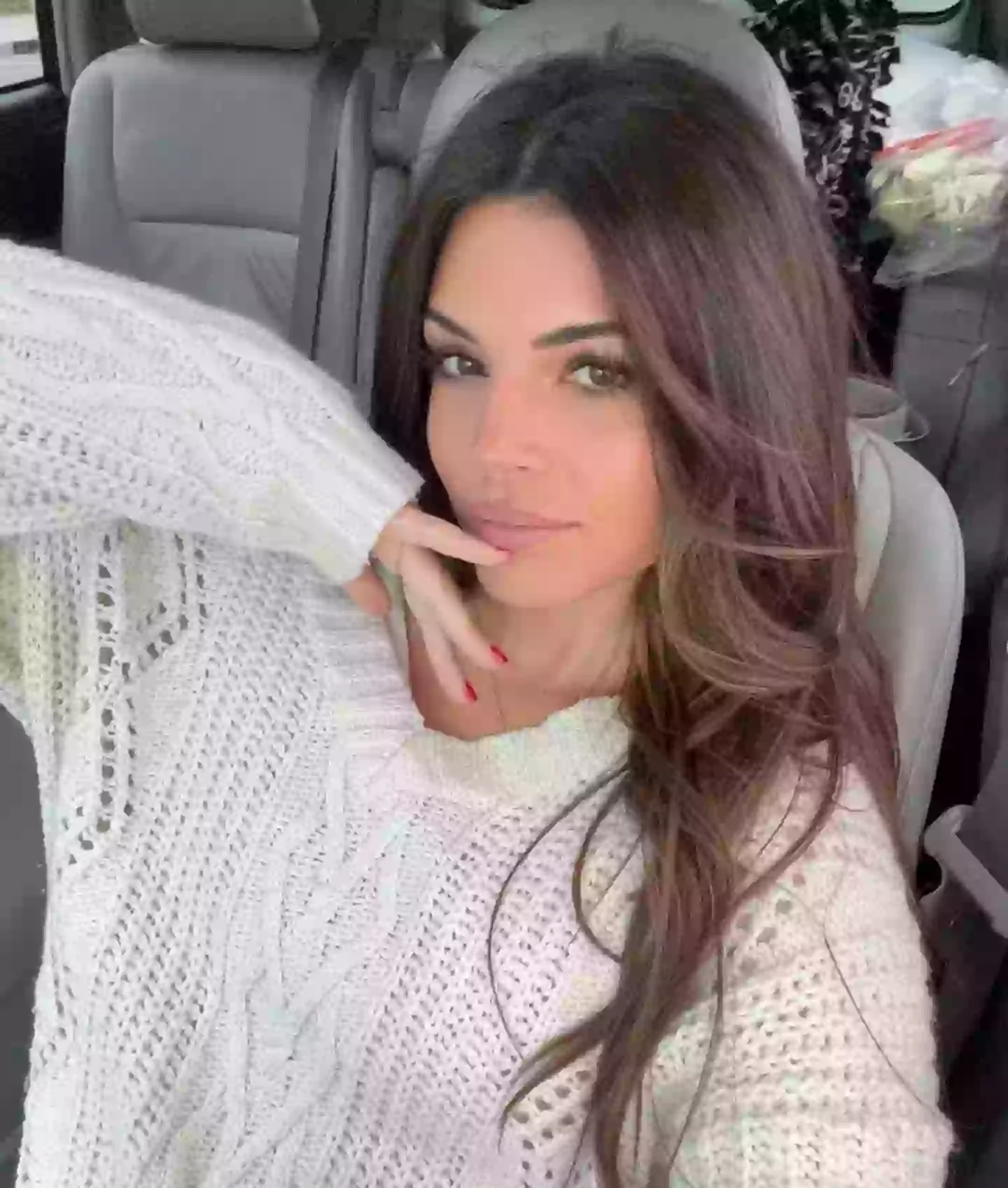 Influencer Steph Bohrer went viral after sharing a note she received from a pilot (Instagram/@stephbohrer)