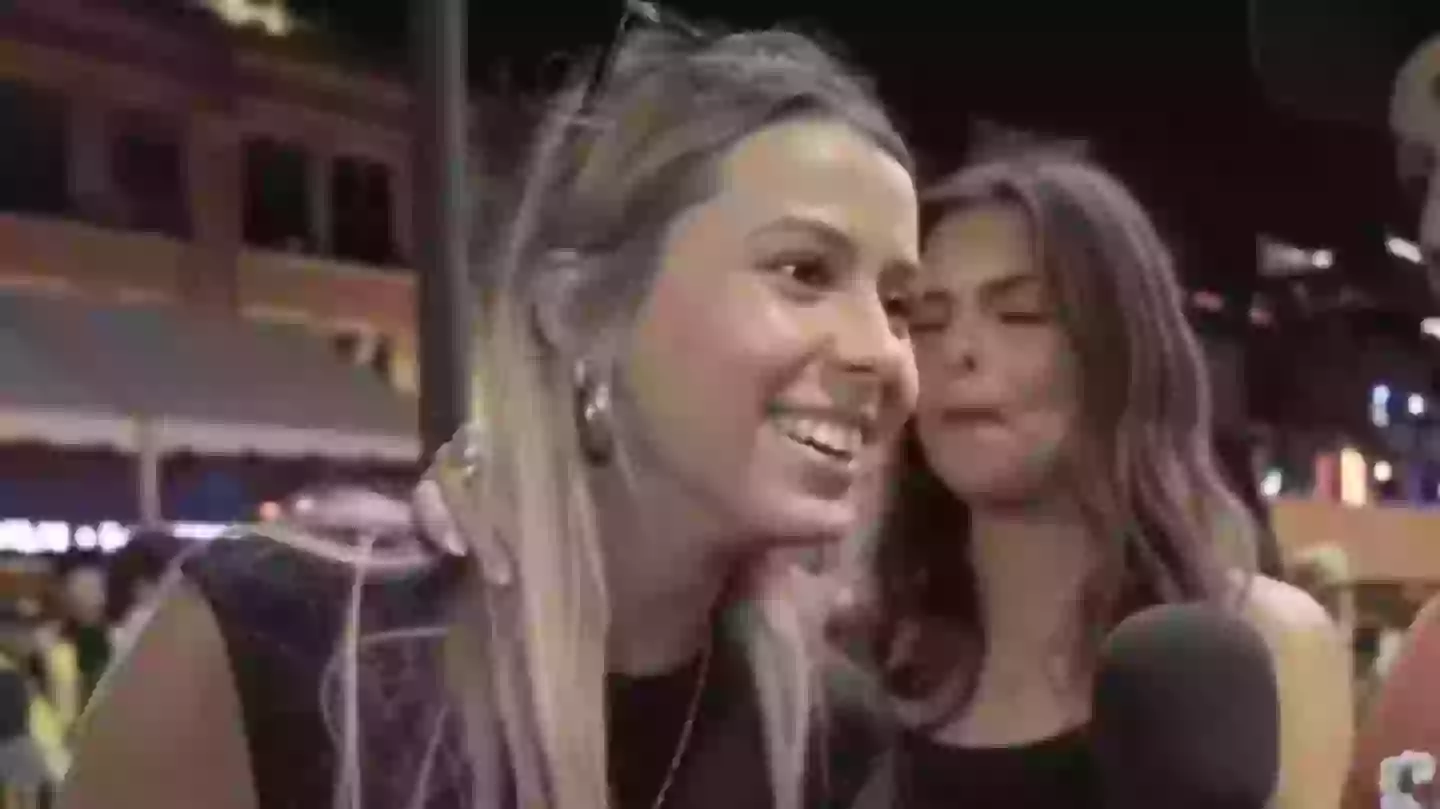 Don't pretend you've forgot her (YouTube/Tim & Dee TV)