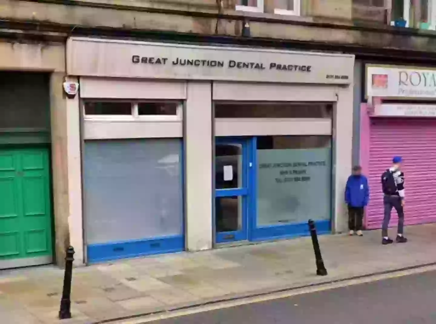 Maureen Howieson was awarded £25k after Jisna Iqbal allegedly 'rolled her eyes' at her (Google Maps)