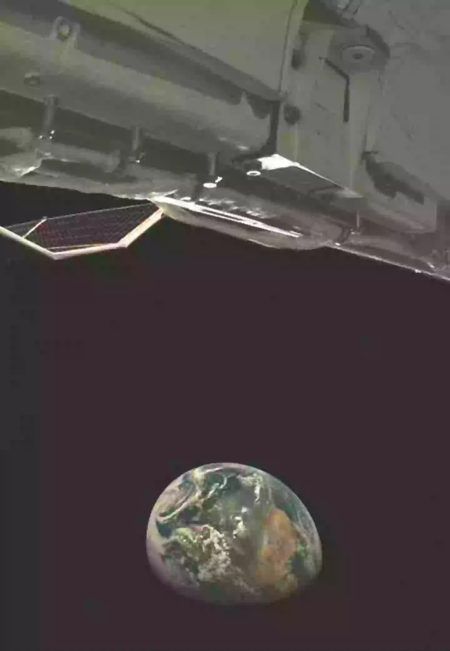 The first photo from the X-37B secret space plane (US Space Force)