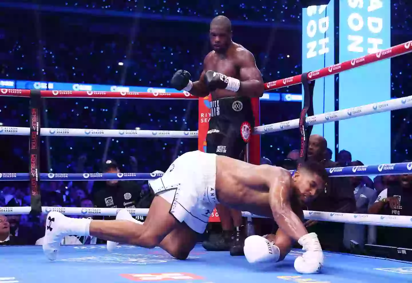 Daniel Dubois handily defeated Anthony Joshua at Wembley, winning by KO in the fifth round. (Richard Pelham/Getty Images)