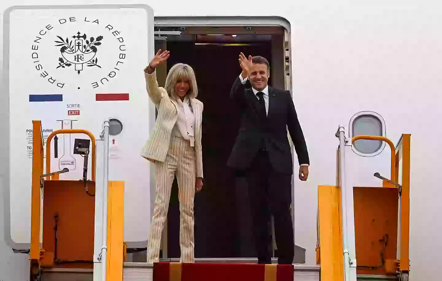 Subsequent attempts to get off planes have been far less controversial (LUDOVIC MARIN/AFP via Getty Images)