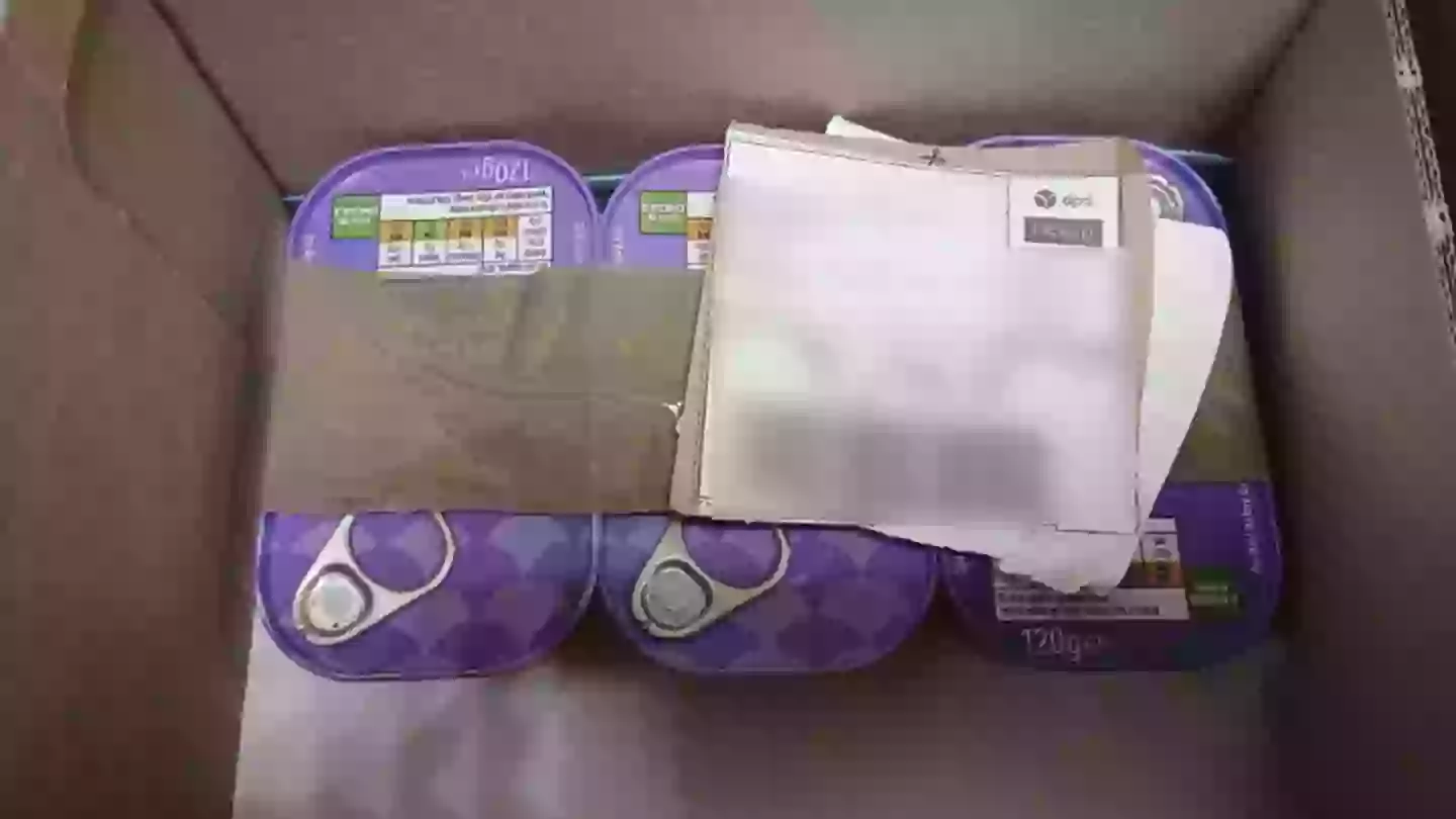 Mum refused refund for £1,500 phone after Samsung claimed she sent three tins of sardines