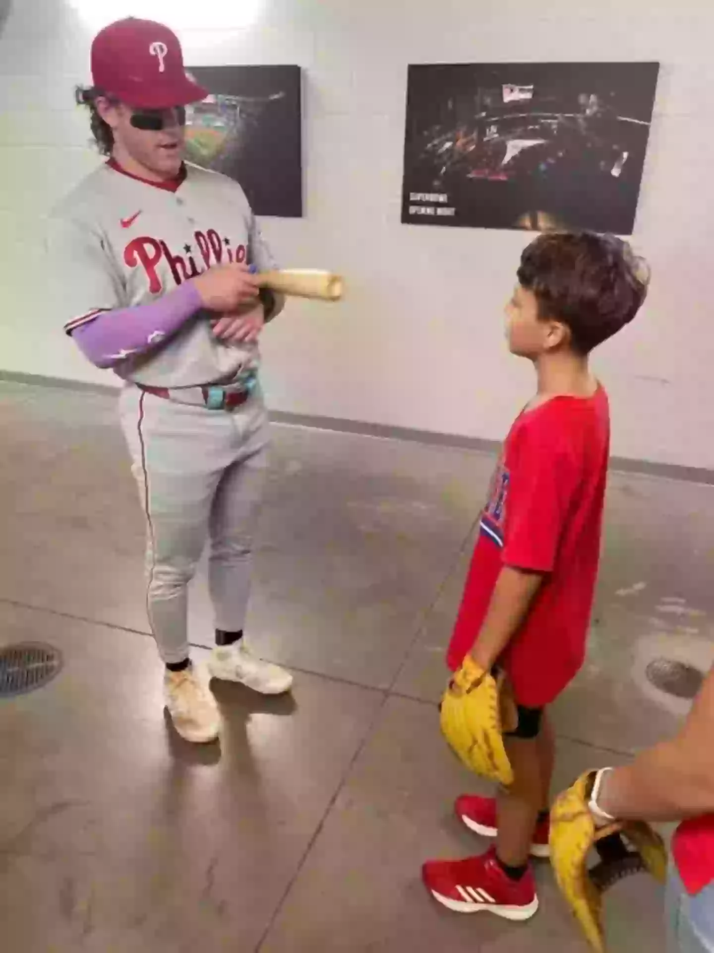 Lincoln was eventually treated to a signed bat and a goodie bag by the Phillies (X/@Phillies)