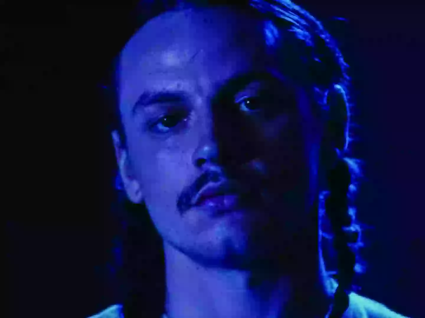 The film features a number of unsimulated sex scenes, some including (fictional) incest (a/Political)