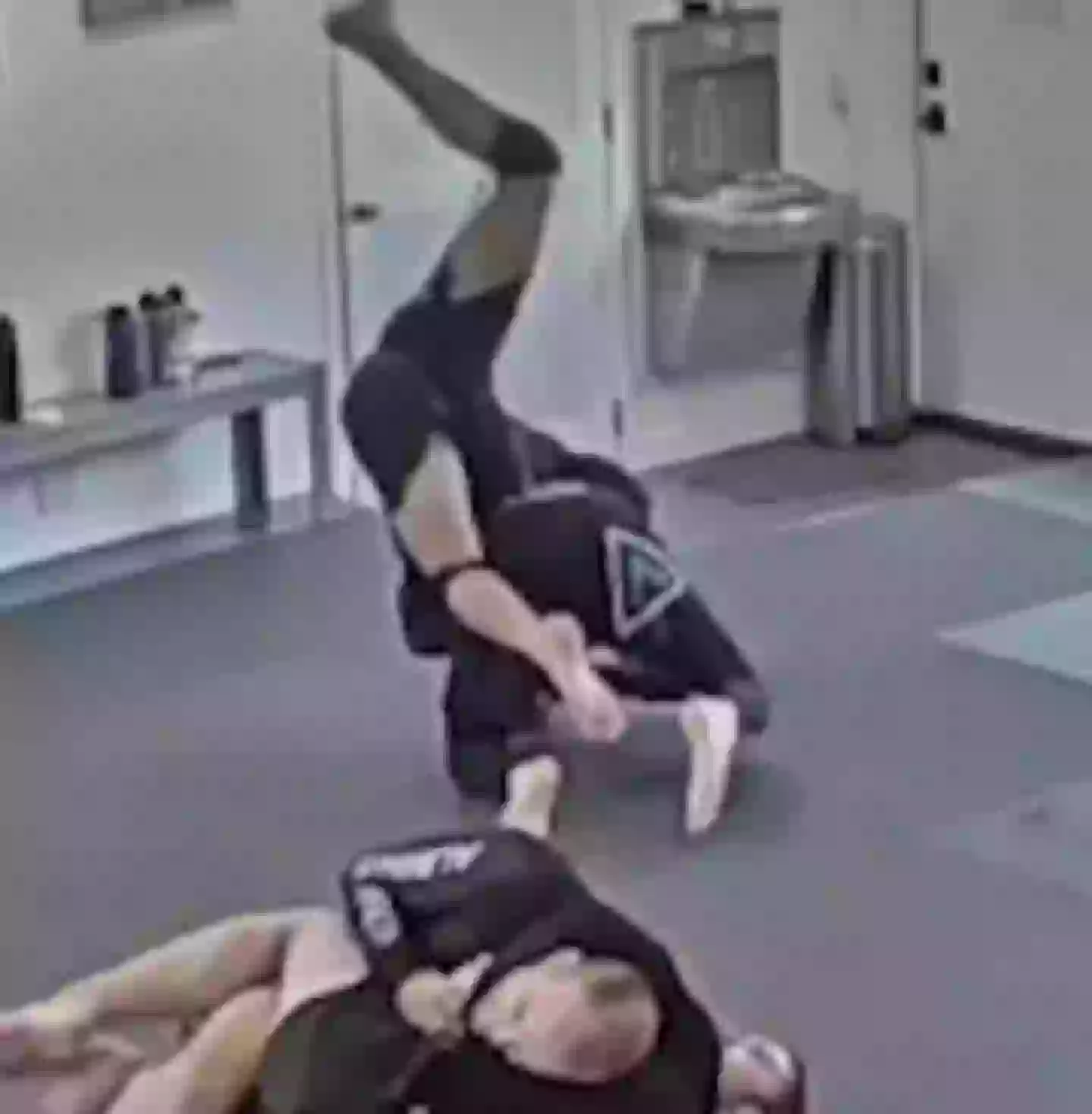 Un video dell'incidente è stato pubblicato online (@tomdeblass/Instagram)