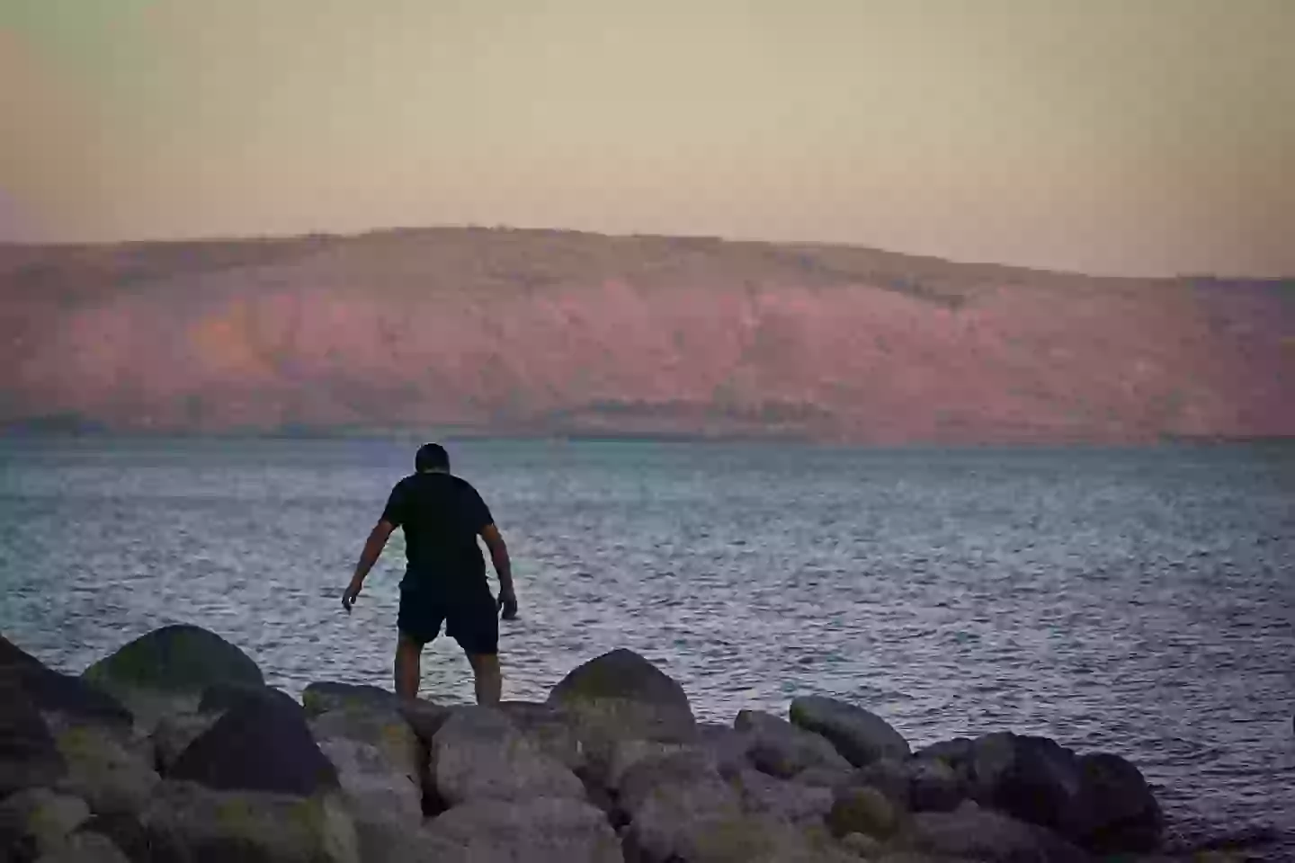 What the lake looks like normally (MICHAEL GILADI/Middle East Images/AFP via Getty Images)