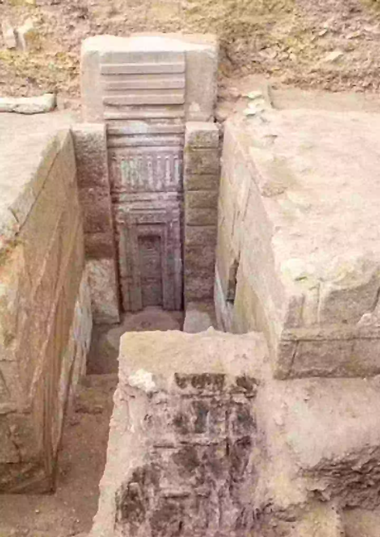 The door is believed to be a symbolic one (Egyptian Ministry of Tourism and Antiquities)