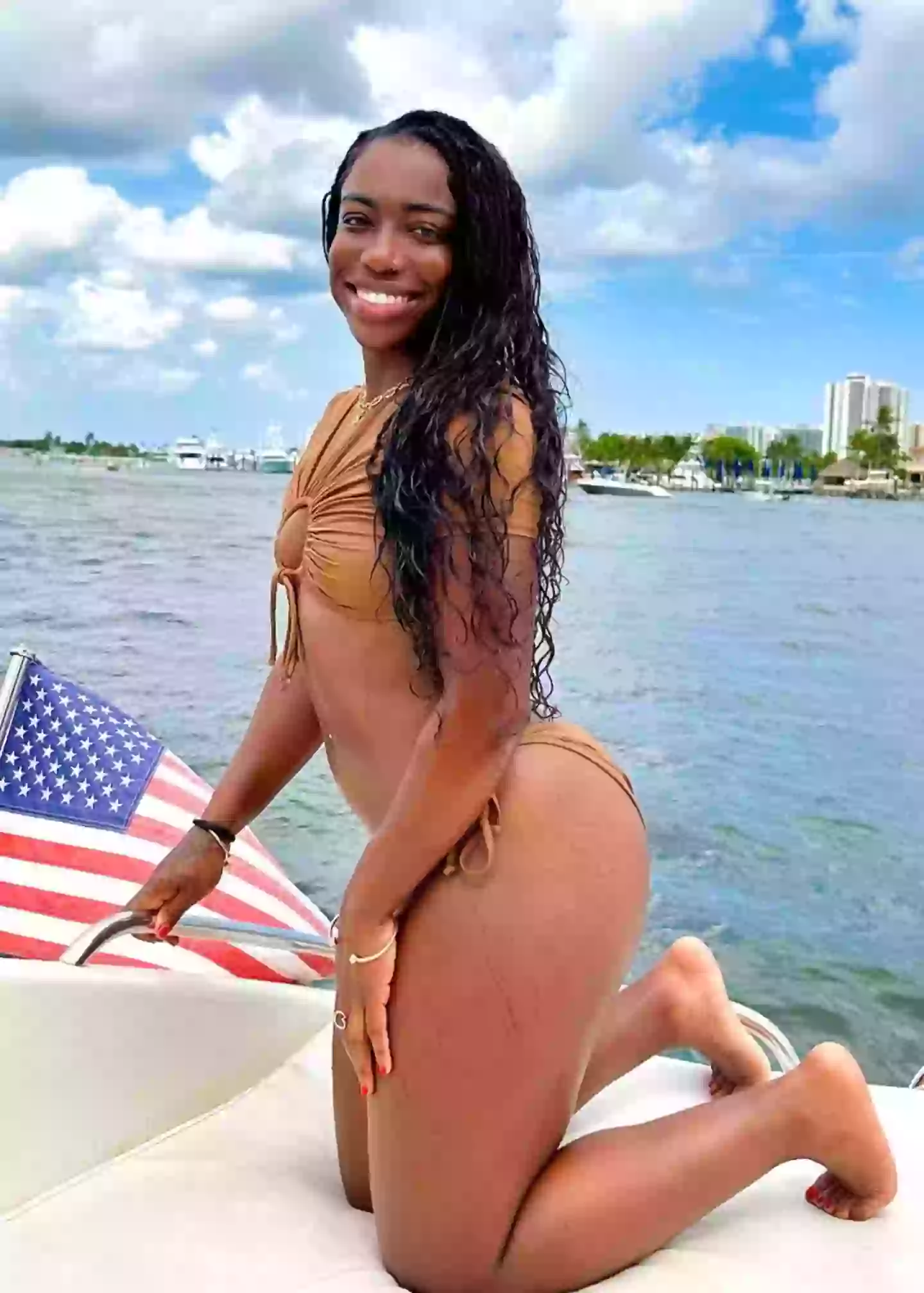 Vickery now also requires a $1,000 deposit from blokes before she agrees to a date with them (Instagram/@sachiavick)