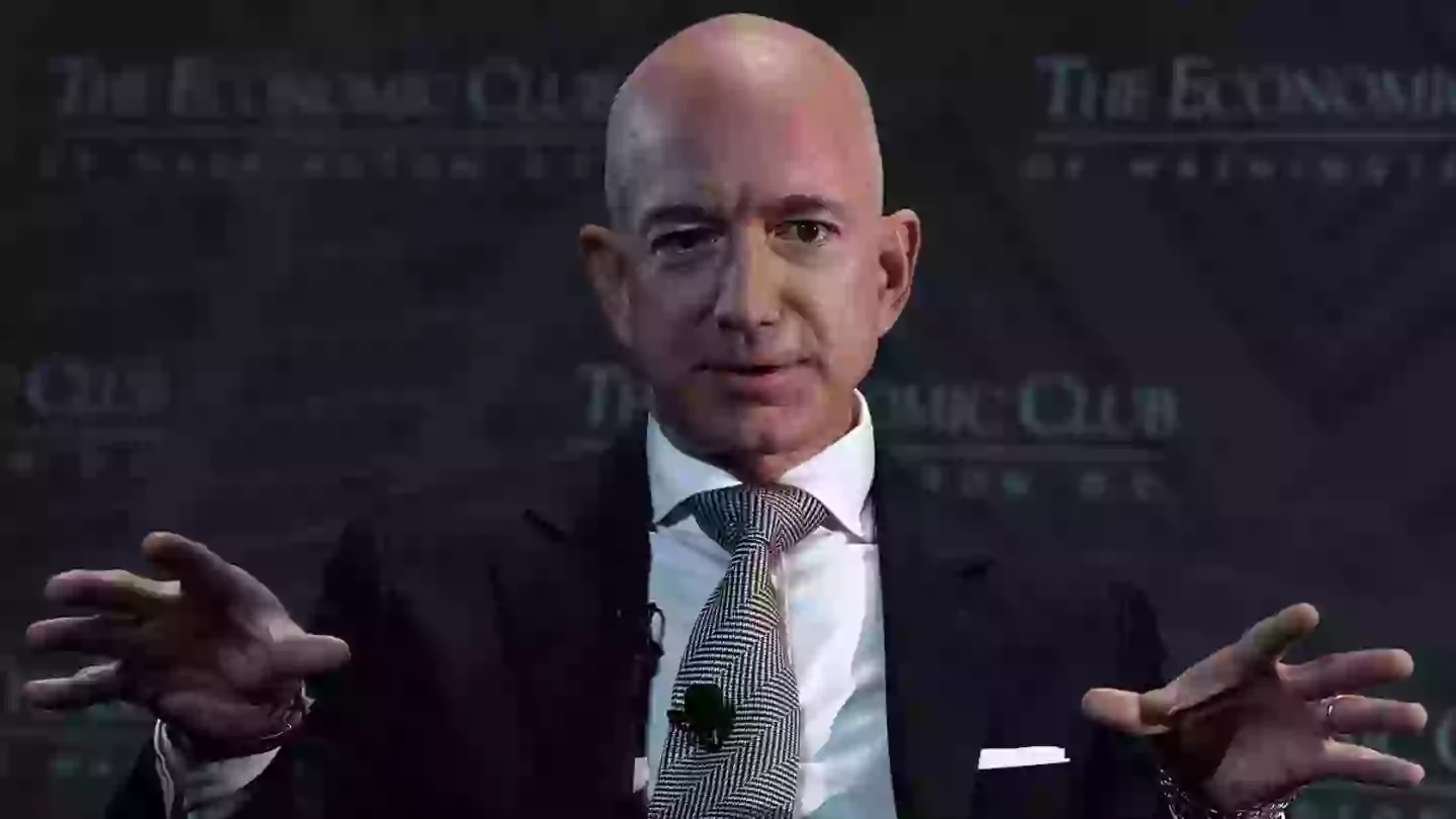 Bezos Awkward Jeff Bezos explains why he called Amazon customer service mid-meeting ...