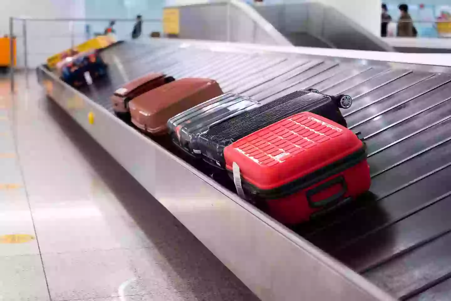 Airlines have highlighted how important luggage colour is. (Getty Stock Photo)