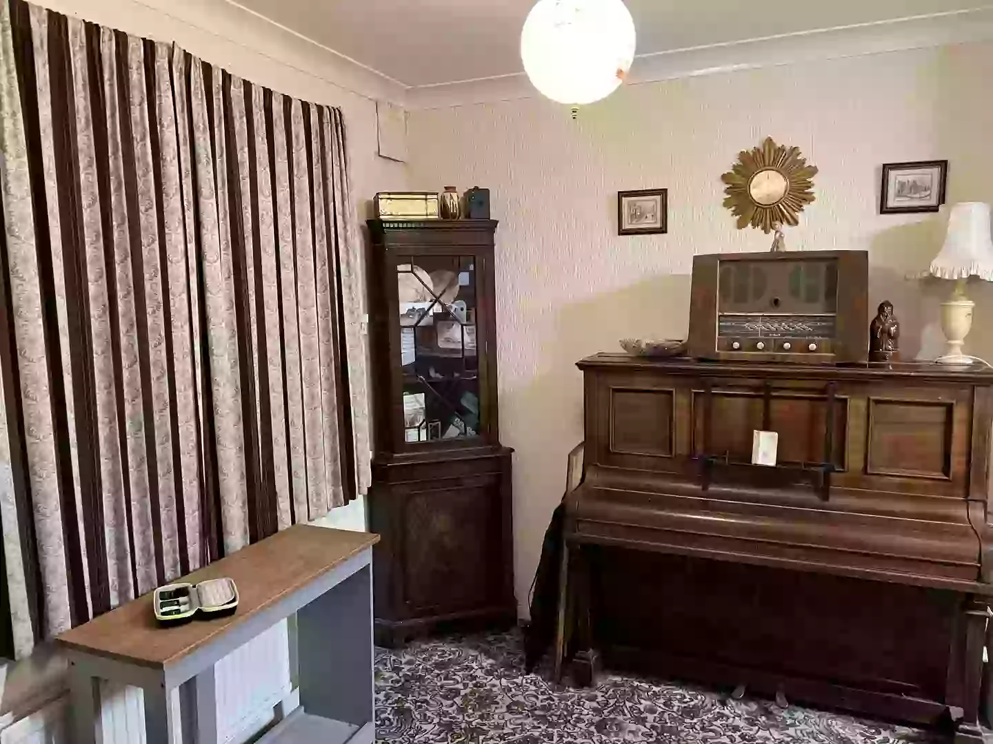 The decor alone is pretty spooky (LADbible)