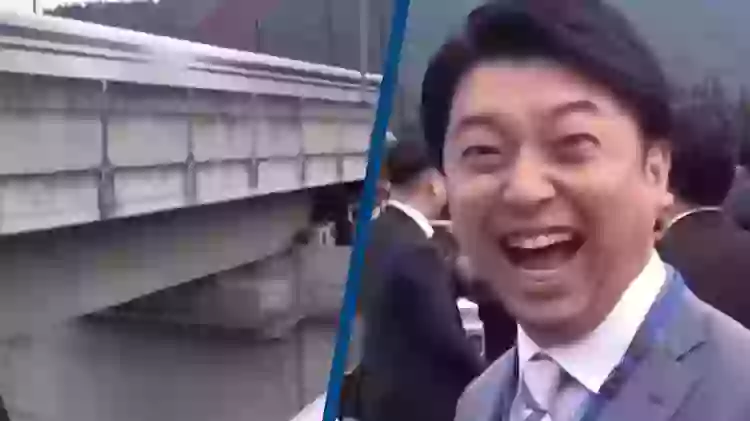 Hilarious video shows bystanders' shock at test of world's fastest ...