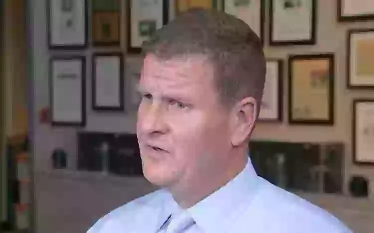 Billionaire businessman is giving away $1 million every week - News - UNILAD