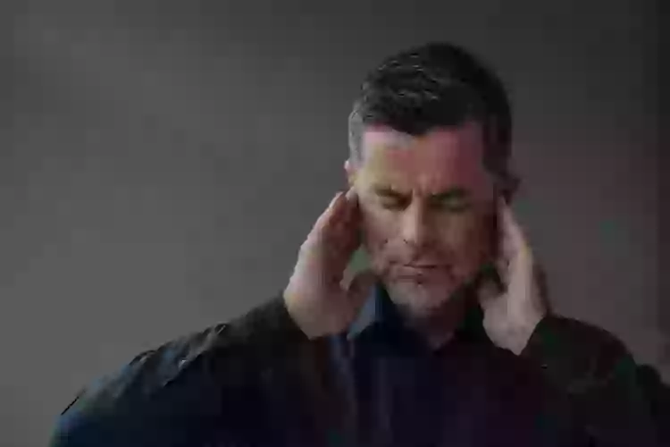 Doctor explains the reason you sometimes get random ringing in one ear