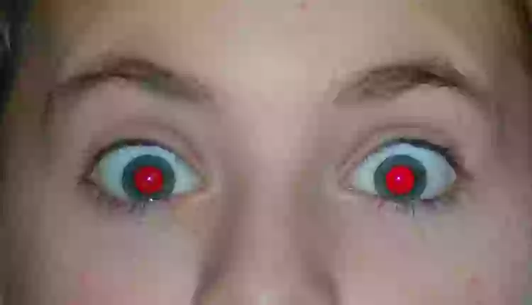 People creeped out after learning why your pupils go red in photos