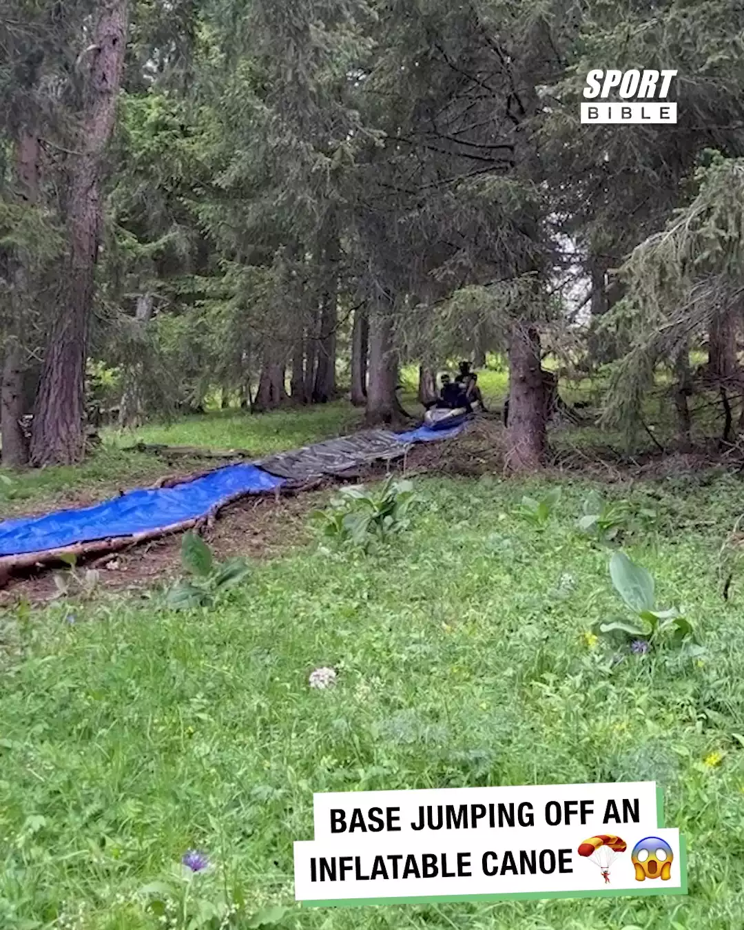 Base Jumping Off An Inflatable Canoe đĒđą