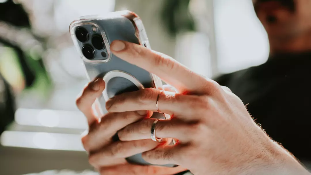 Apple issues major security warning to all iPhone users after 'attacks'